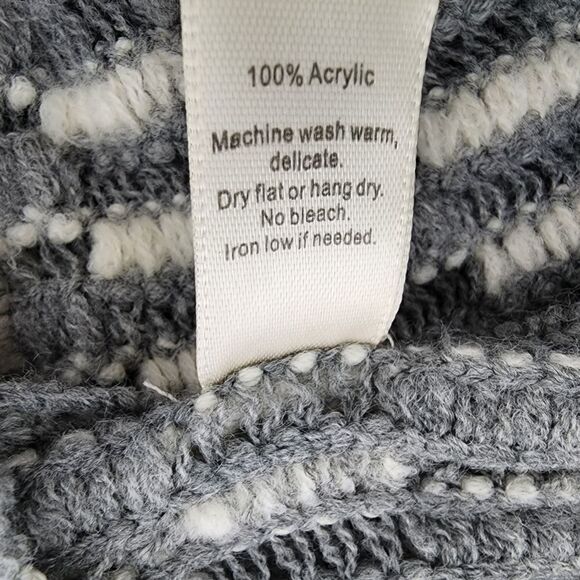 WIN WIN WOMEN'S PULL OVER SHAWL ONE SIZE GRAY WITH FRINGE - Picture 5 of 5